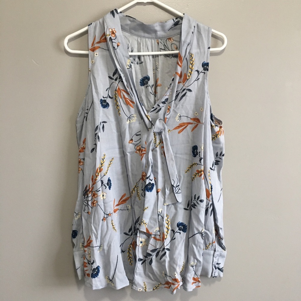 Baby blue buckle tank